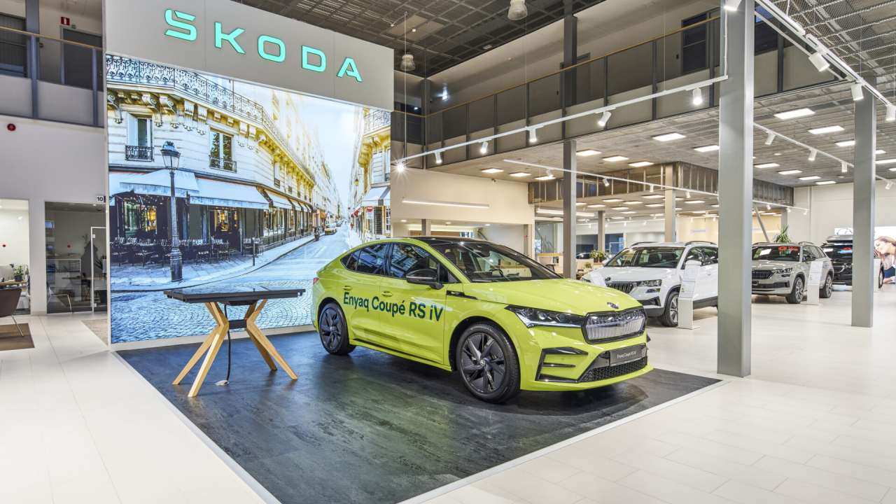 Škoda wdraża nową identyfikację wizualną w salonach dealerskich