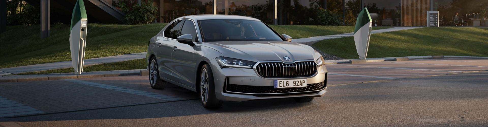 Škoda Superb w Nowej Odsłonie: Liftback z Napędem Hybrydowym Plug-In!