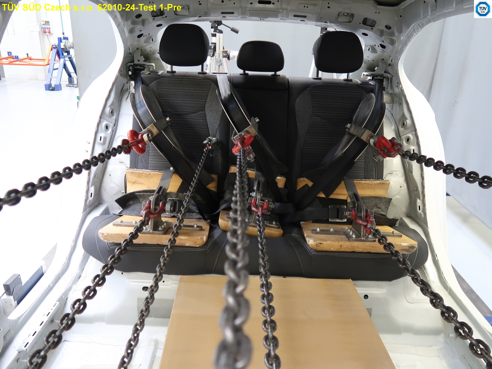 Tysiące testów i setki stron dokumentów w trosce o najwyższy poziom bezpieczeństwa