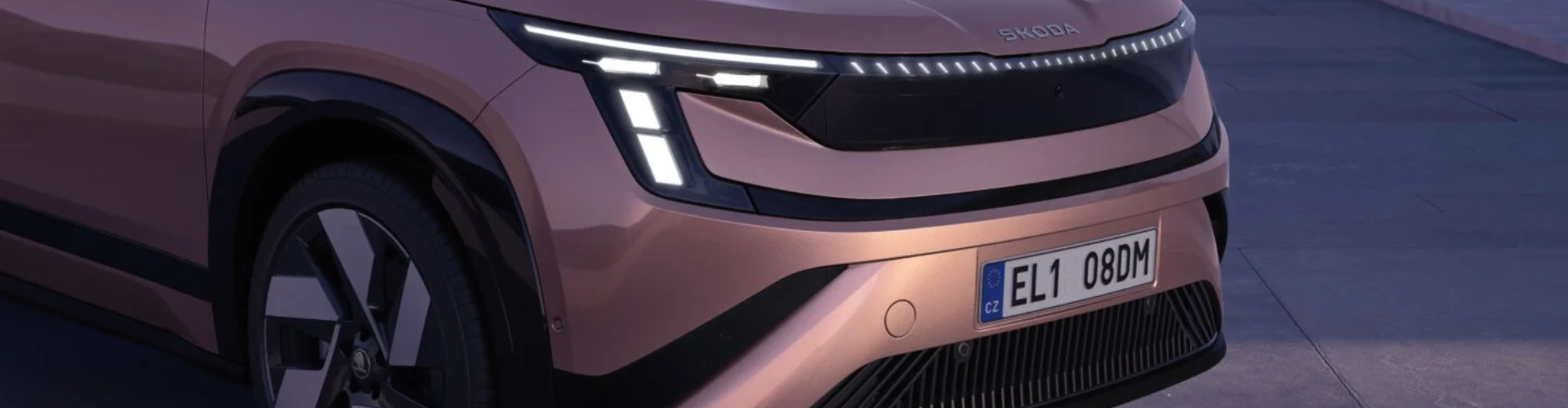 Jak Škoda zwiększa komfort podróżowania? Od praktycznych pakietów po technologię V2L