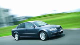 Škoda Superb: 25 lat komfortu, przestronności i innowacji