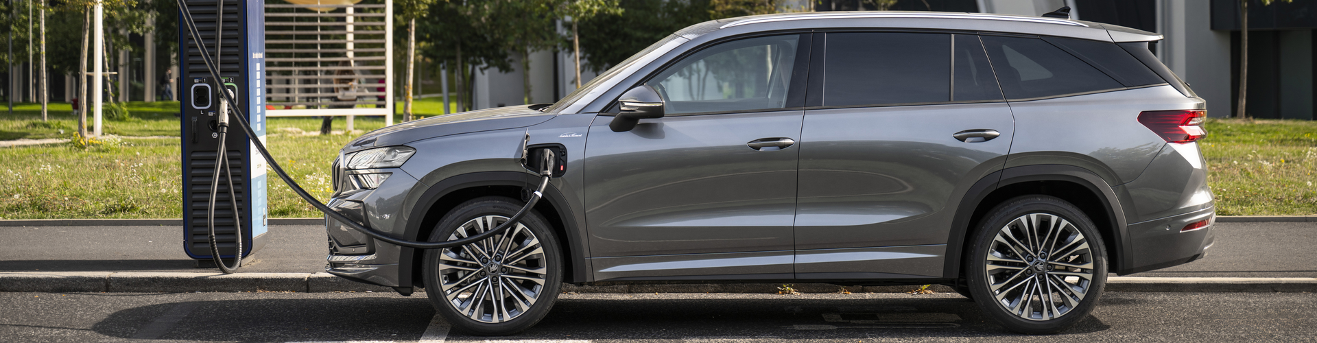 Škoda rozszerza gamę Kodiaqa o wersję Laurin & Klement i hybrydę plug-in o mocy 200 kW (272KM)