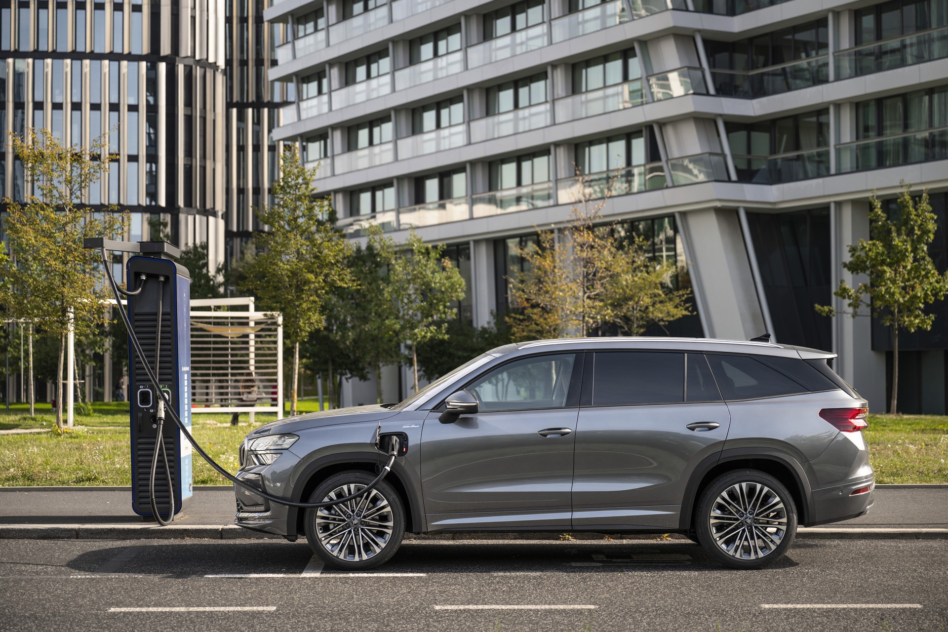 Škoda rozszerza gamę Kodiaqa o wersję Laurin & Klement i hybrydę plug-in o mocy 200 kW (272KM)