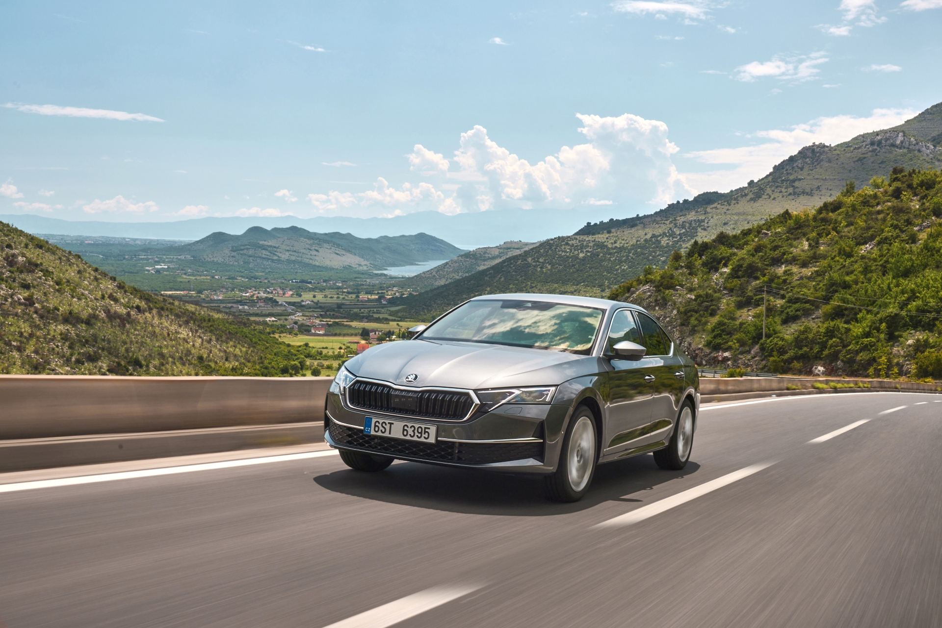 Škoda wyprzedza polski rynek: mocne wyniki w 2025 roku