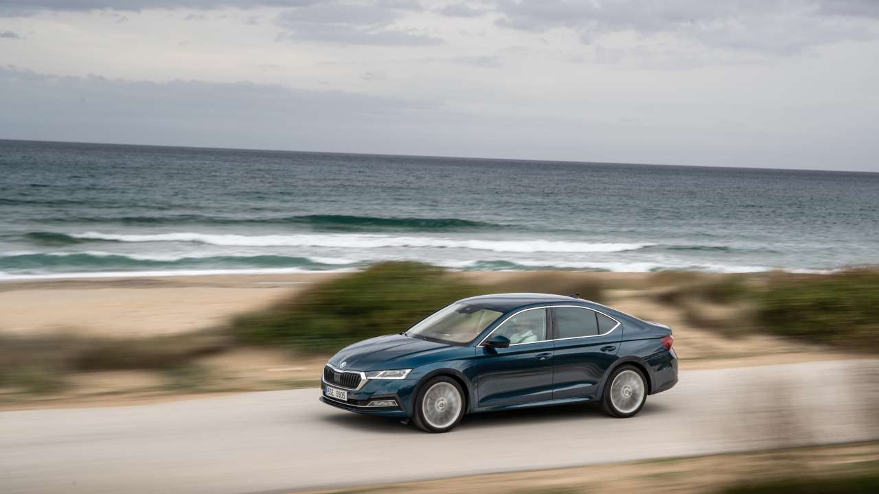 Nowa ŠKODA OCTAVIA Liftback: przestronność, innowacje i elegancka linia nadwozia