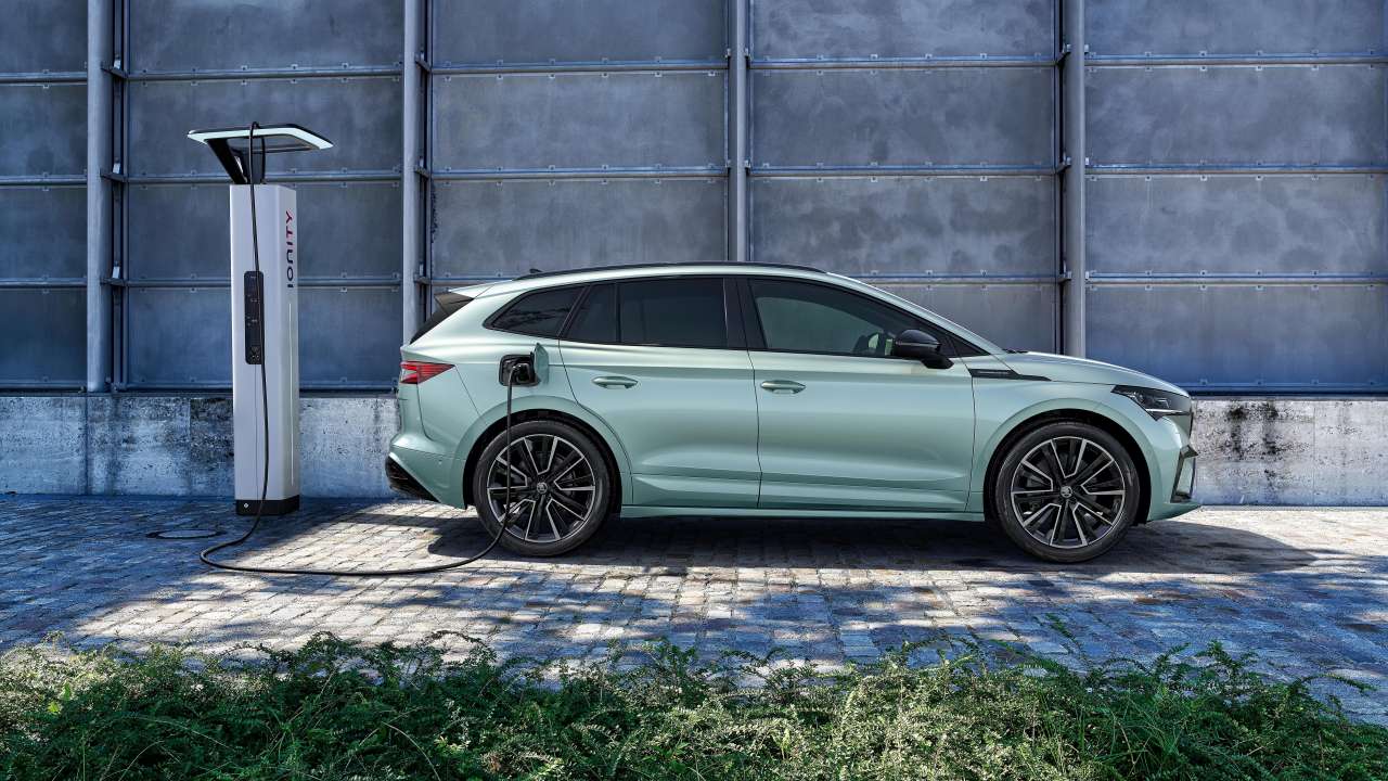 ŠKODA zainwestowała 32 miliony euro w linię produkcyjną nowego elektrycznego modelu ENYAQ iV