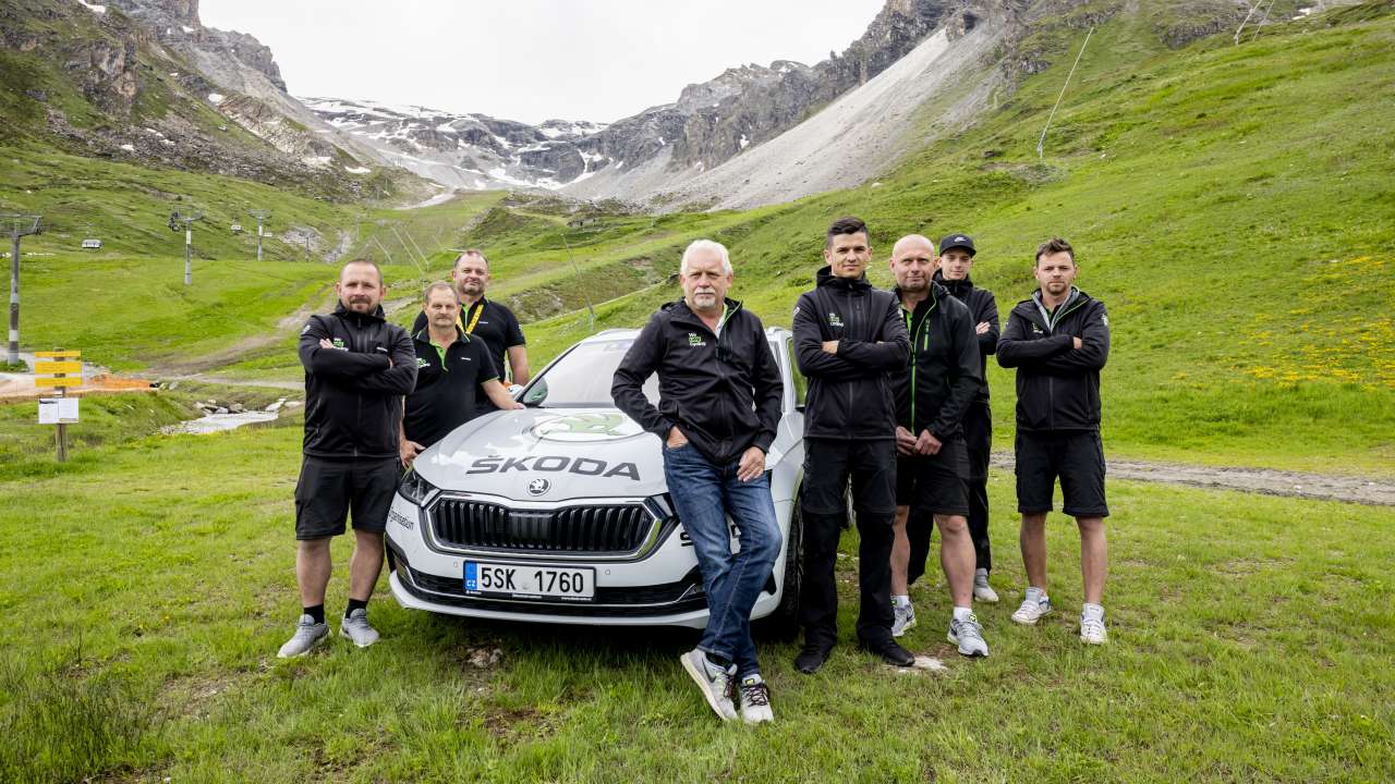 Bohaterowie drugiego planu: ŠKODA odsłania kulisy pracy zespołu serwisowego marki podczas Tour de France