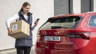 ŠKODA testuje usługę Car Access umożliwiającą dostawę kurierską wprost do samochodu
