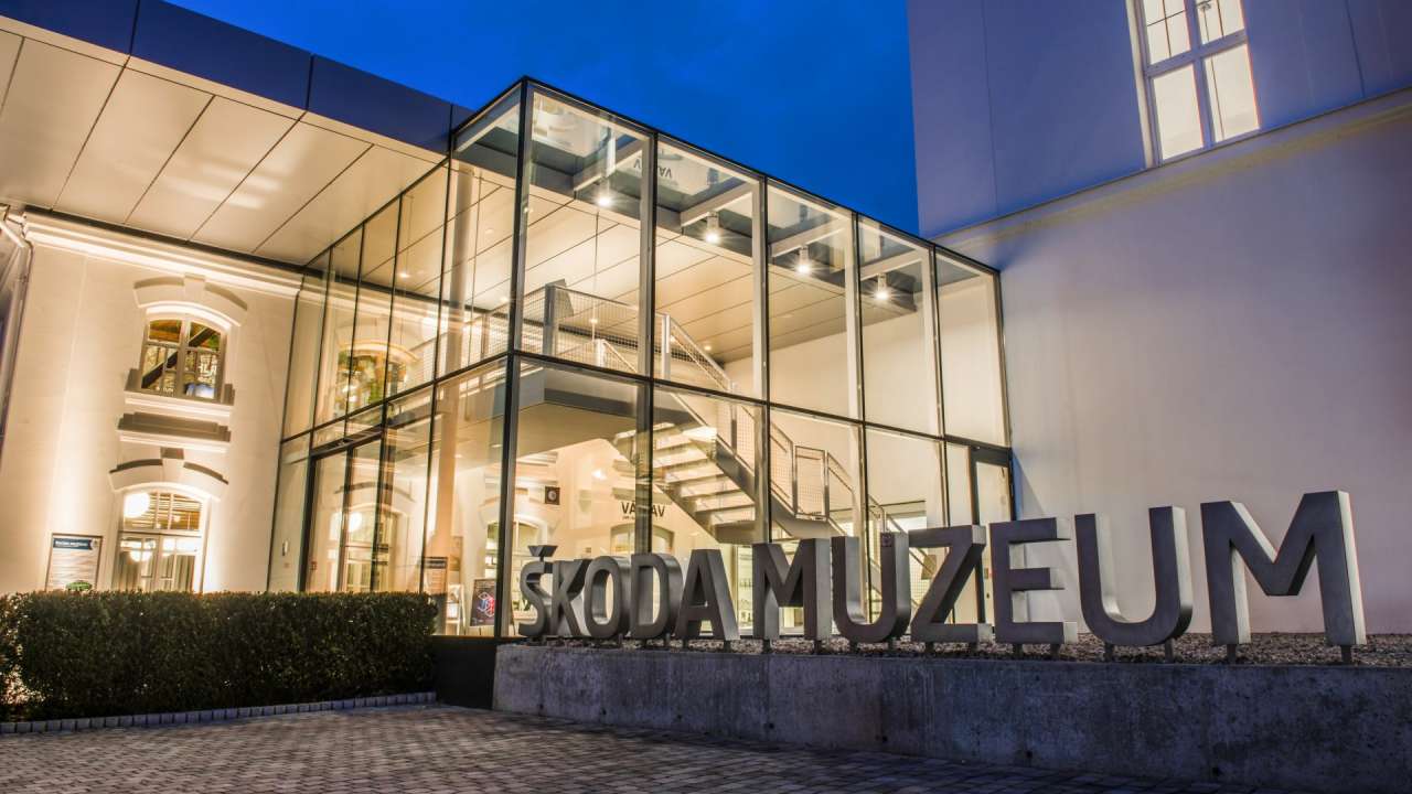 Wirtualne zwiedzanie Muzeum ŠKODY i rodzinnego domu Ferdynarda Porsche