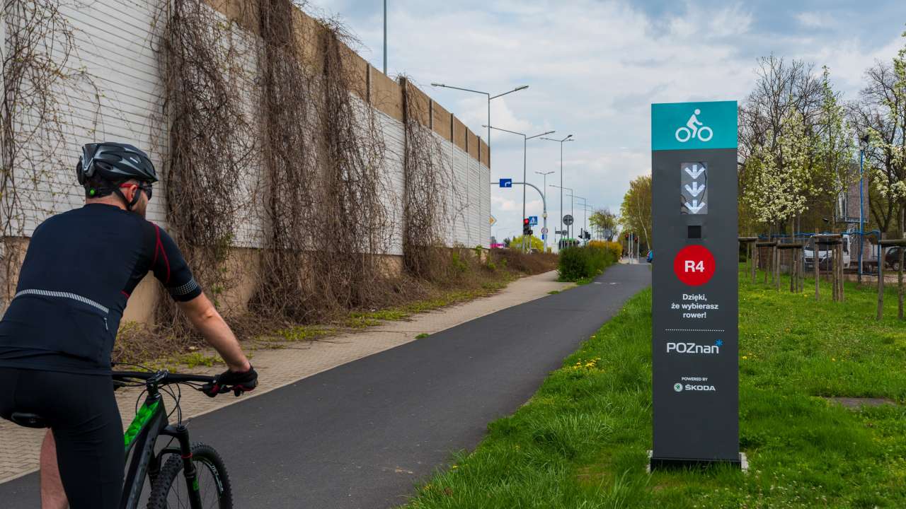 Totem rowerowy od ŠKODY, czyli interaktywny przewodnik dla rowerzystów