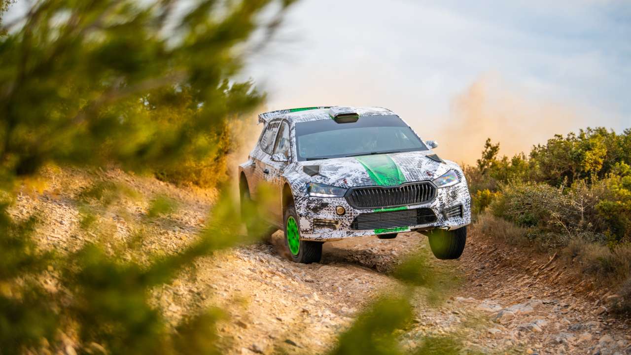 ŠKODA FABIA Rally2 nowej generacji wynosi bezpieczeństwo załogi na jeszcze wyższy poziom