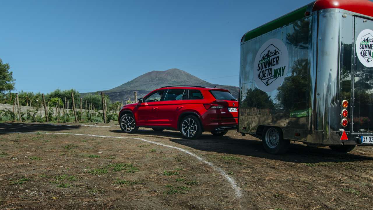 Systemy ŠKODY: TRAILER ASSIST – bezpieczne podróże z przyczepą