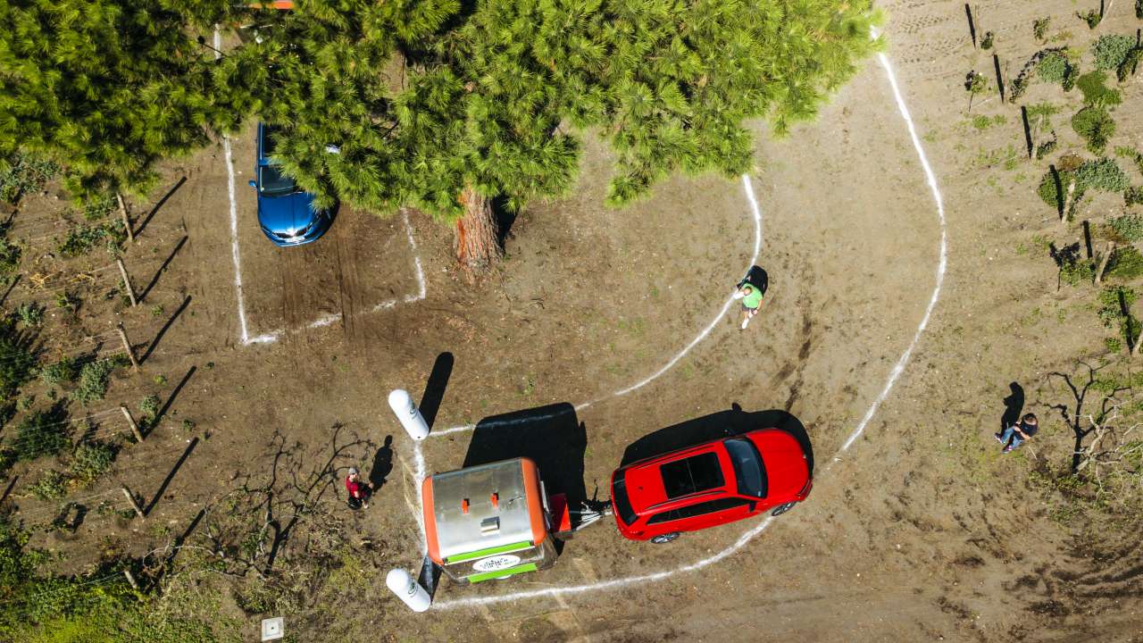 Systemy ŠKODY: TRAILER ASSIST – bezpieczne podróże z przyczepą