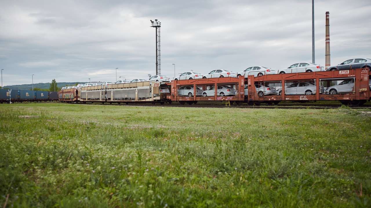 Zrównoważona kolej ŠKODY: marka przedstawia nowoczesne rozwiązania logistyczne