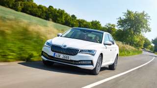 ŠKODA rozpoczęła produkcję komponentów do aut hybrydowych typu plug-in