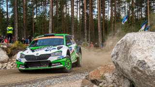 Rajd Finlandii: kierowca ŠKODY FABIA R5 evo, Kalle Rovanperä, zwyciężył w kategorii WRC 2 Pro