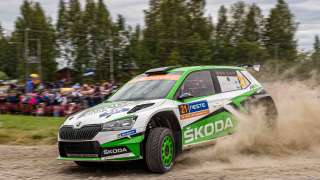 Rajd Finlandii: kierowca ŠKODY FABIA R5 evo, Kalle Rovanperä, zwyciężył w kategorii WRC 2 Pro