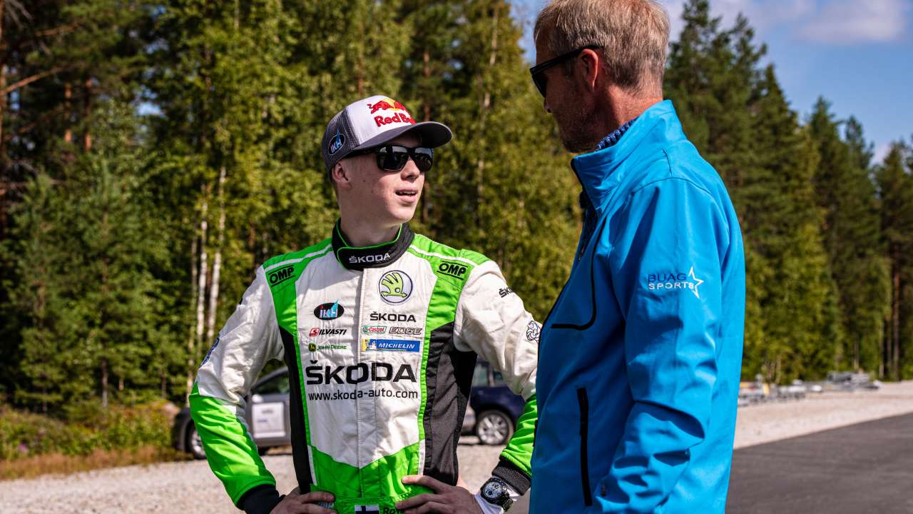 Rajd Finlandii: kierowca ŠKODY FABIA R5 evo, Kalle Rovanperä, zwyciężył w kategorii WRC 2 Pro