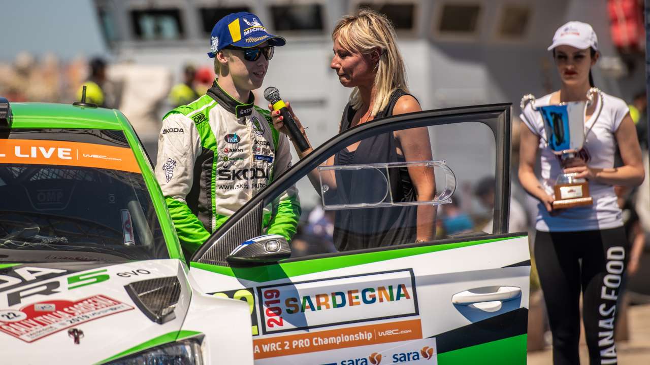 Załogi ŠKODA Motorsport triumfują w kategorii WRC 2 Pro na mecie Rajdu Sardynii