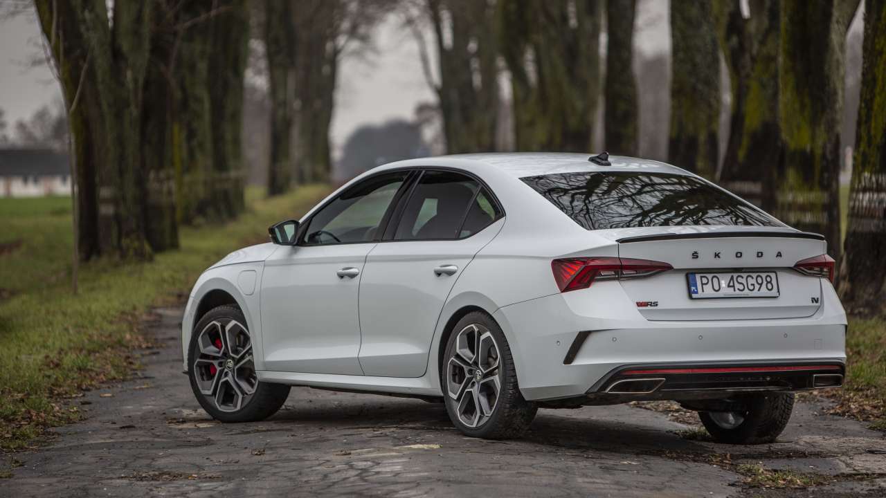 OCTAVIA RS iV PO4SG98