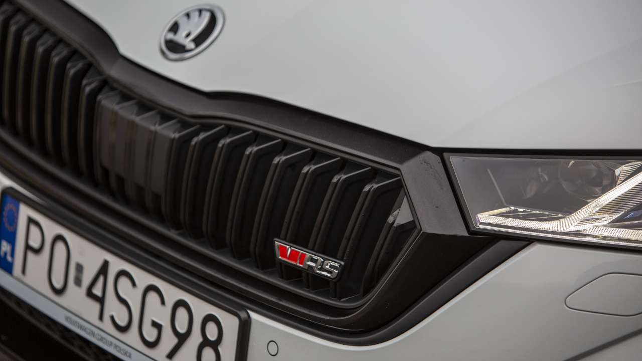 OCTAVIA RS iV PO4SG98