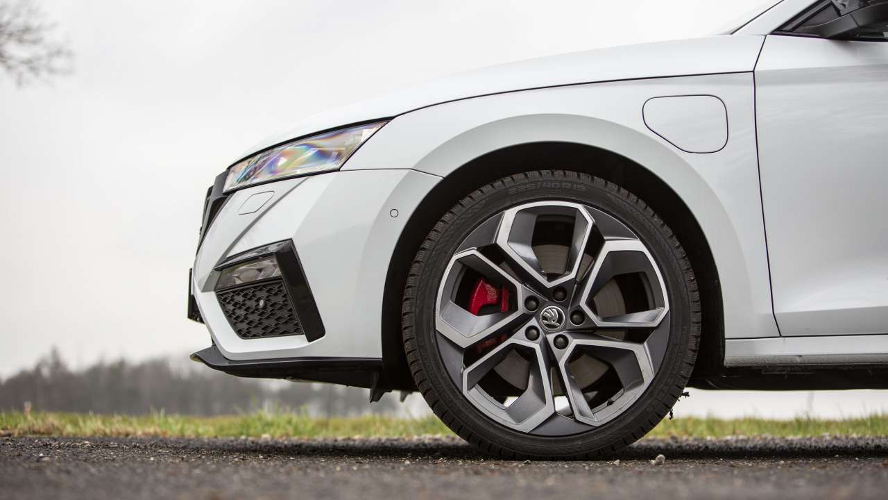 OCTAVIA RS iV PO4SG98