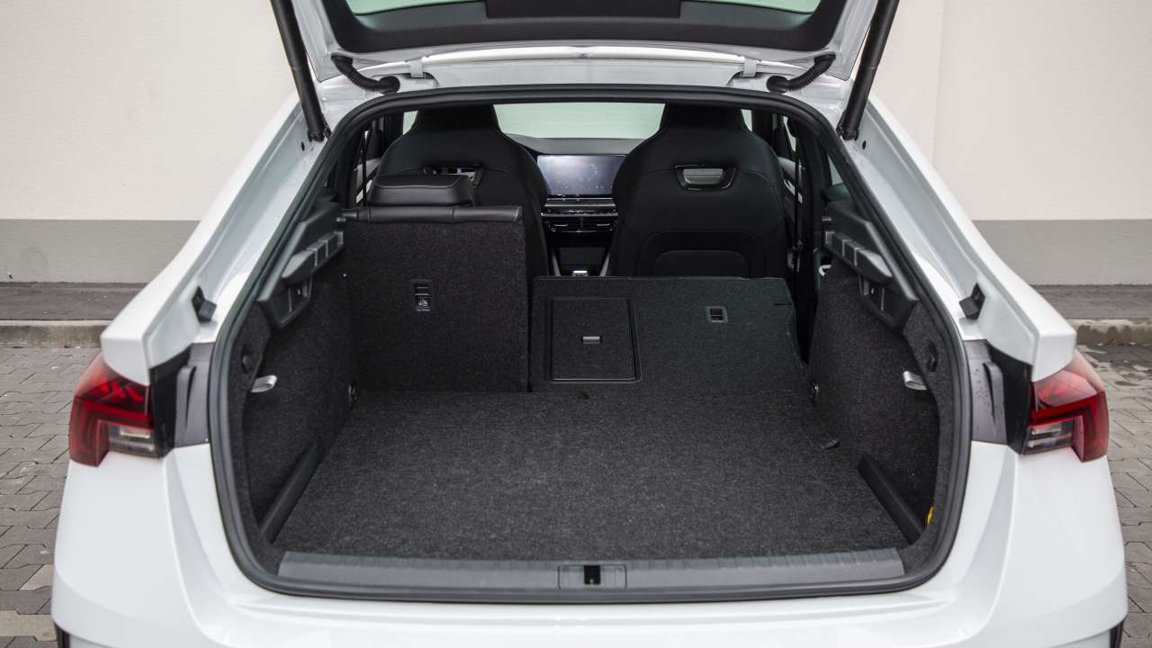 OCTAVIA RS iV PO4SG98