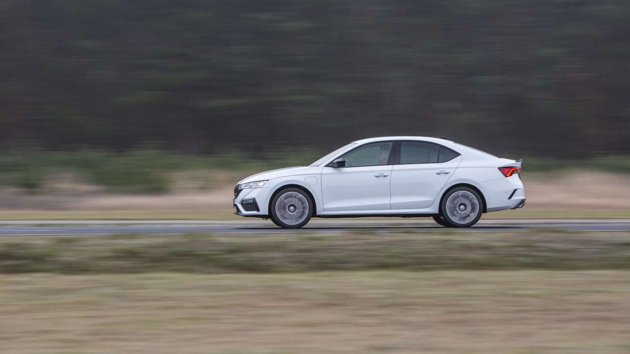 OCTAVIA RS iV PO4SG98