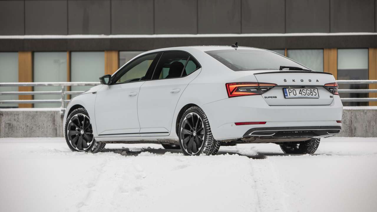 SUPERB iV SPORTLINE PO4SG85