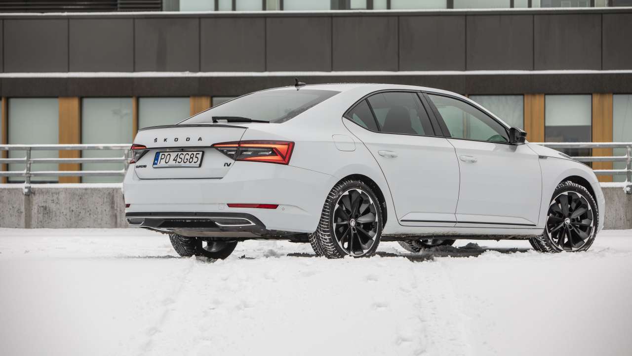 SUPERB iV SPORTLINE PO4SG85