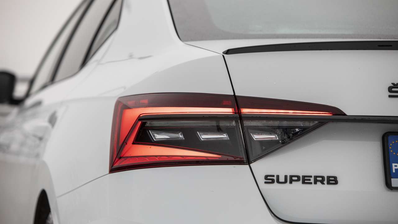 SUPERB iV SPORTLINE PO4SG85
