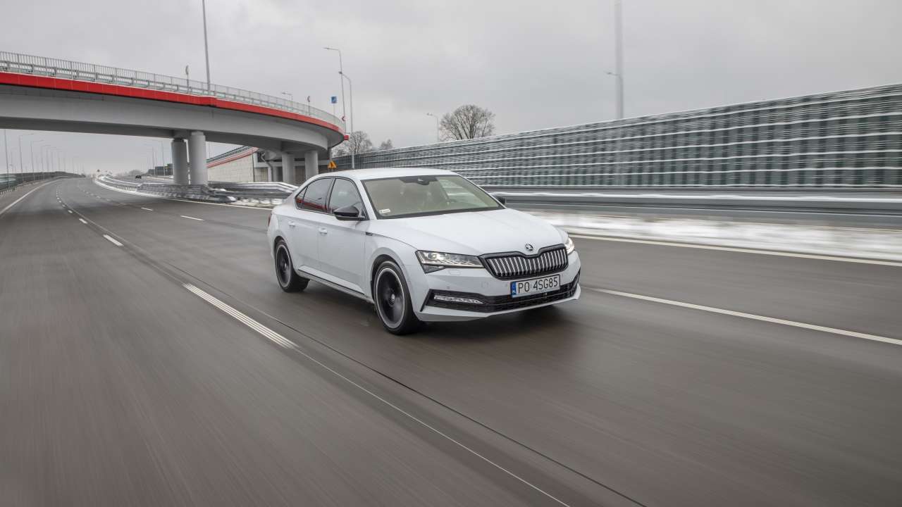 SUPERB iV SPORTLINE PO4SG85