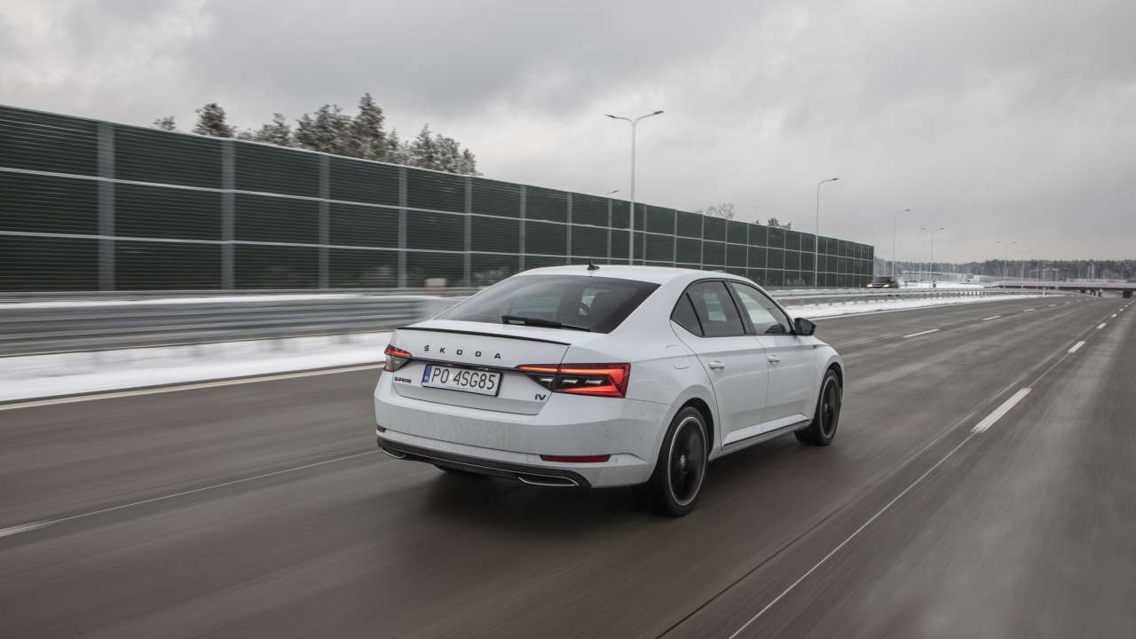 SUPERB iV SPORTLINE PO4SG85