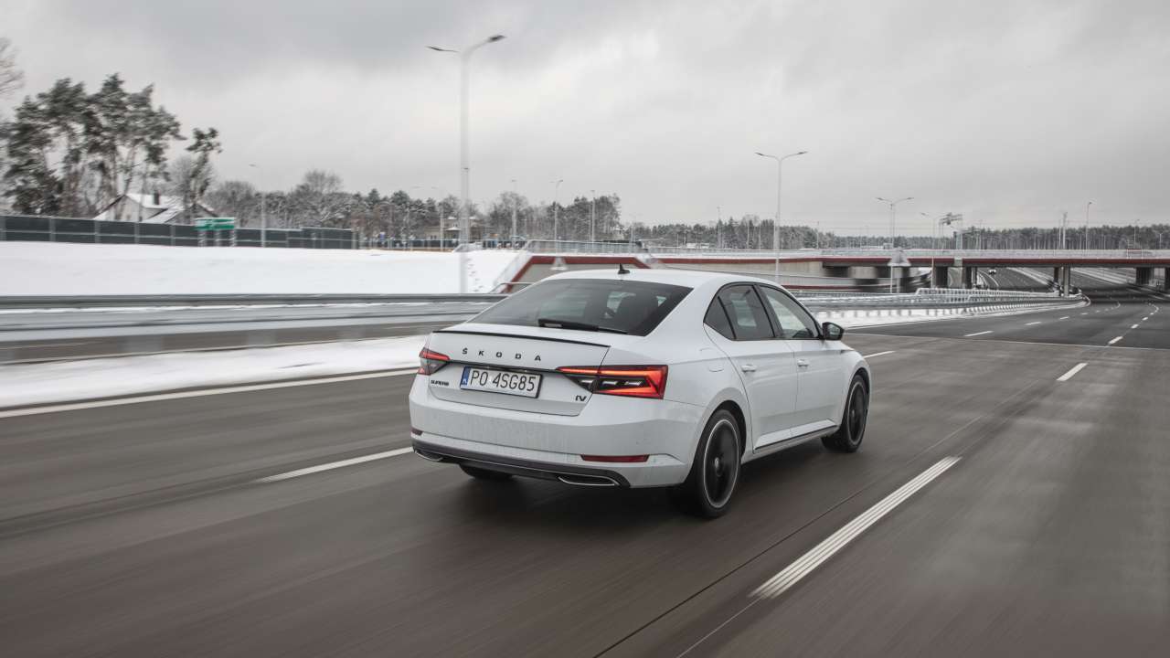 SUPERB iV SPORTLINE PO4SG85