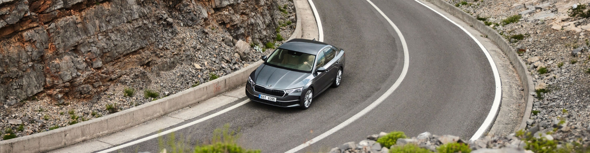 Škoda Octavia znów najpopularniejszym nowym samochodem w Polsce. Za co cenią ją Polacy?