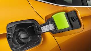 Od skrobaczki po parasol. Ikony praktyczności, które zmieniają codzienną jazdę