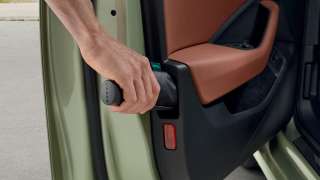 Od skrobaczki po parasol. Ikony praktyczności, które zmieniają codzienną jazdę