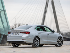 ŠKODA AUTO osiąga stabilny zysk operacyjny w pierwszych trzech kwartałach 2021