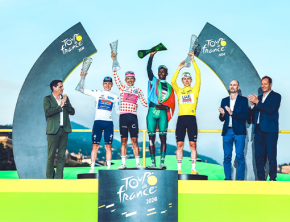 Końcowy etap tegorocznego Tour de France w towarzystwie nowej Škody Elroq