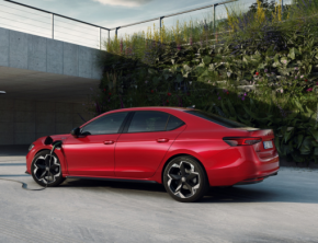Škoda Superb najczęściej wybieranym modelem przez firmy i klientów indywidualnych. Lider segmentu D Liftback + Combi