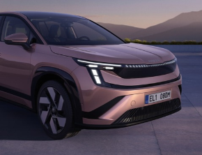 Jak Škoda zwiększa komfort podróżowania? Od praktycznych pakietów po technologię V2L