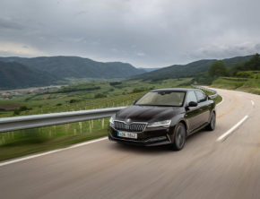 Škoda Superb: 25 lat komfortu, przestronności i innowacji