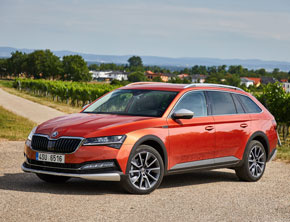 ŠKODA z sukcesem kończy półrocze i utrzymuje pozycję lidera na polskim rynku motoryzacyjnym