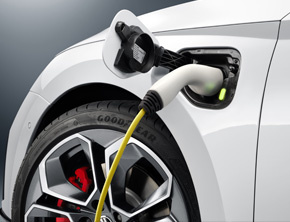 Modele OCTAVIA iV oraz OCTAVIA RS iV z napędem hybrydowym typu plug-in zadebiutują podczas Salonu Samochodowego w Genewie