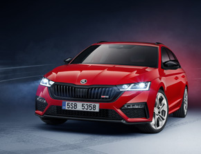 Nowa ŠKODA OCTAVIA RS iV: nowoczesne auto hybrydowe ze sportowym charakterem