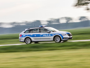 Dynamiczne i mocne modele ŠKODY SUPERB w służbie polskiej policji