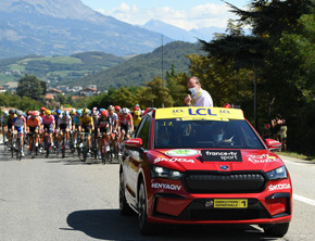 Projektanci ŠKODA Design już po raz dziesiąty stworzyli trofea dla zwycięzców Tour de France