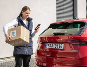 ŠKODA testuje usługę Car Access umożliwiającą dostawę kurierską wprost do samochodu