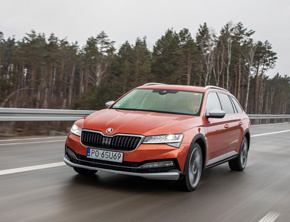 ŠKODA świętuje 20 urodziny modelu SUPERB