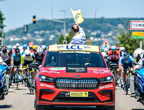 Niesamowity dzień z życia kierowców samochodów ŠKODY podczas Tour de France